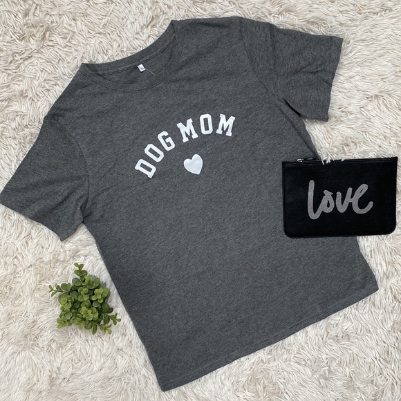 Boutique Other - 🎉3X HP🎉 Boutique Dog Mom Graphic SS Tee 💗 Gray & White